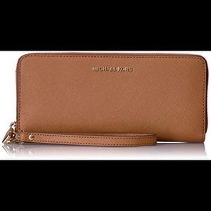 Michael Kors Leather Continental Wristlet/Wallet